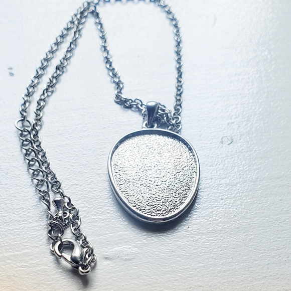 Cute Bear Claw pendant necklace - Picture 2 of 4